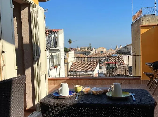 בית נופש Attico Teatro Greco *